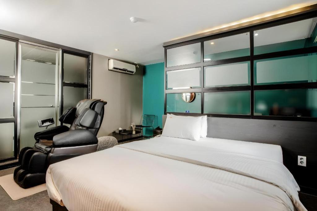 M7 Business Hotel Chilgok Buitenkant foto