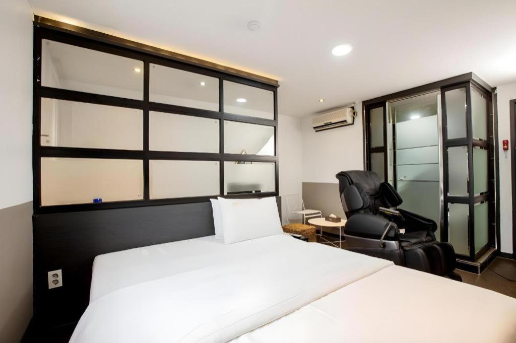 M7 Business Hotel Chilgok Buitenkant foto