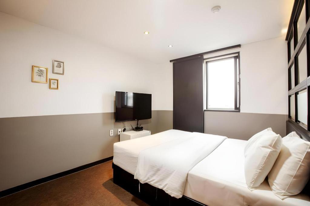 M7 Business Hotel Chilgok Buitenkant foto