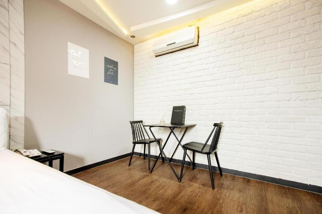 M7 Business Hotel Chilgok Buitenkant foto