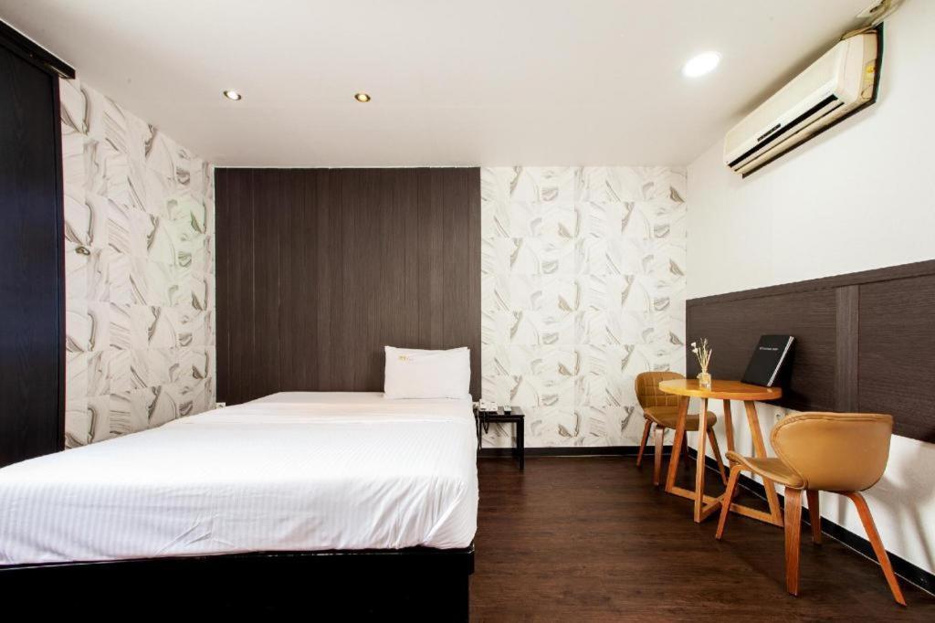 M7 Business Hotel Chilgok Buitenkant foto