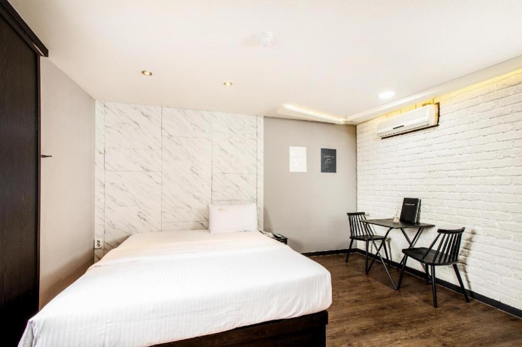 M7 Business Hotel Chilgok Buitenkant foto