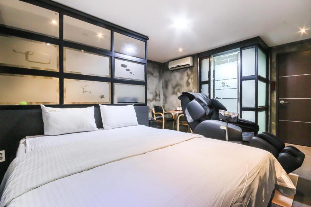 M7 Business Hotel Chilgok Buitenkant foto