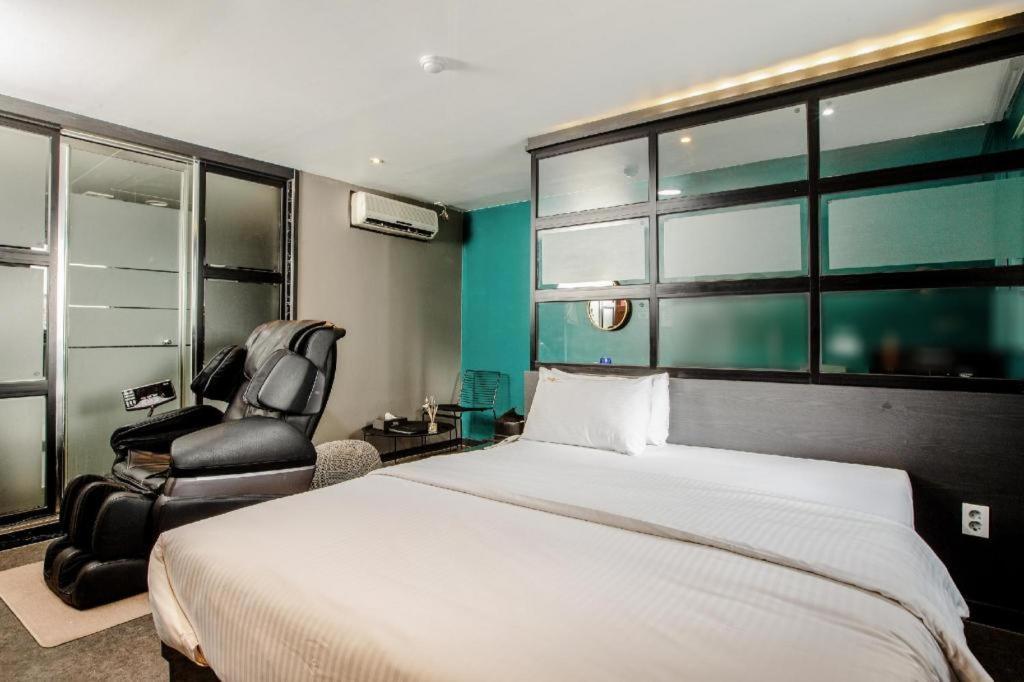 M7 Business Hotel Chilgok Buitenkant foto
