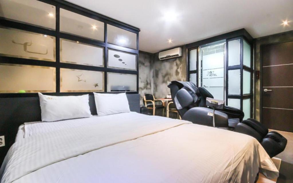 M7 Business Hotel Chilgok Buitenkant foto