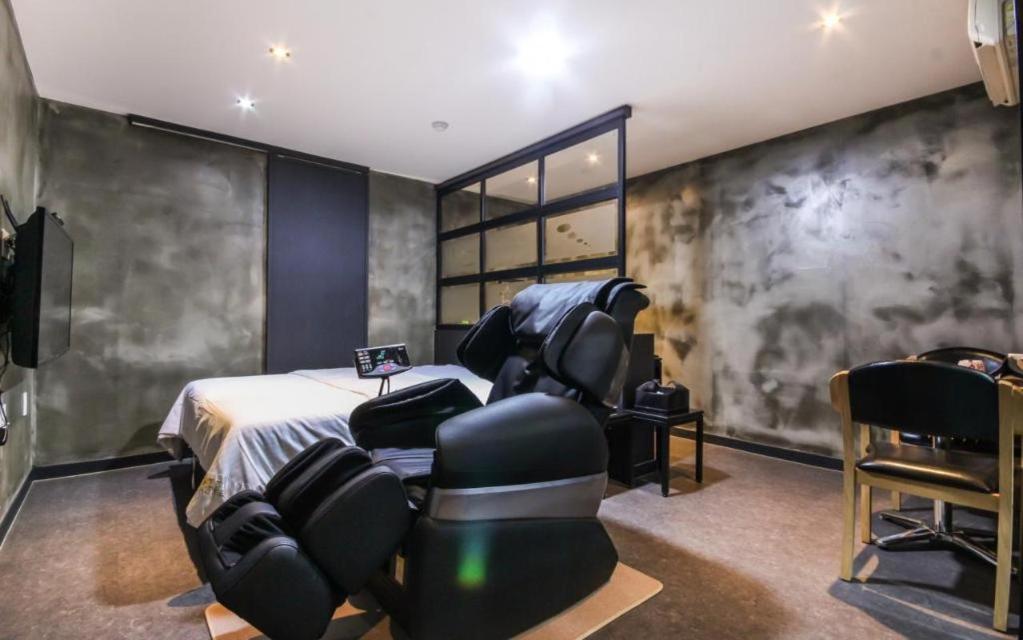 M7 Business Hotel Chilgok Buitenkant foto