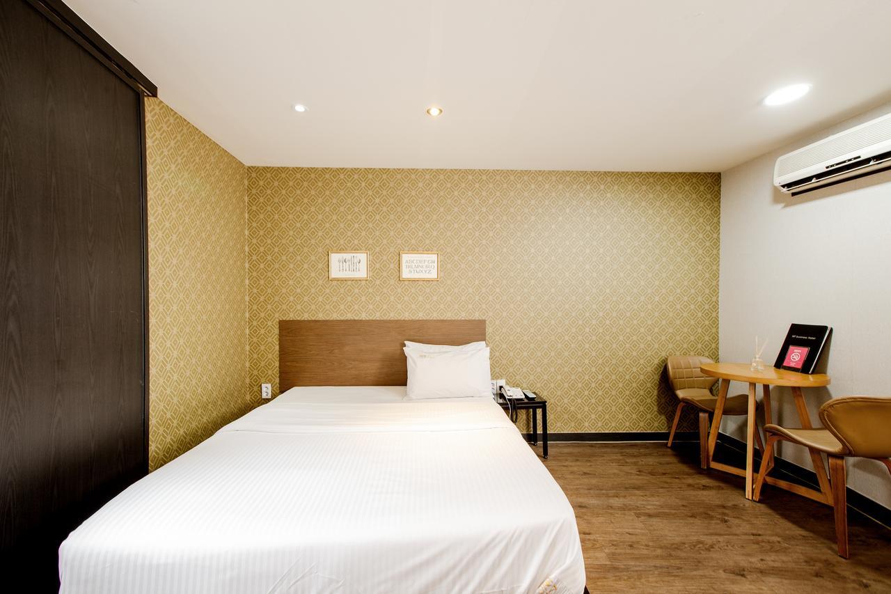 M7 Business Hotel Chilgok Buitenkant foto