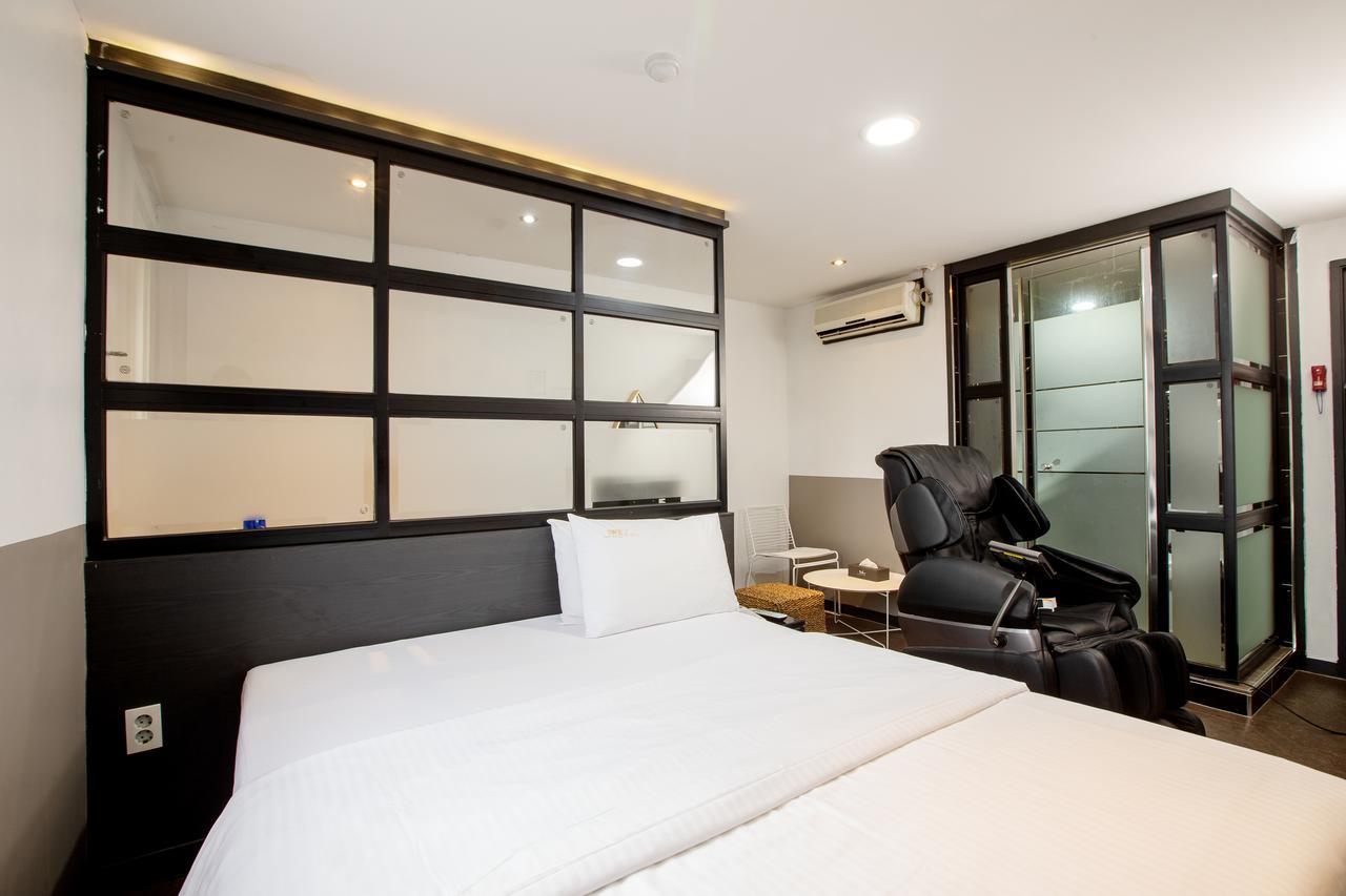 M7 Business Hotel Chilgok Buitenkant foto