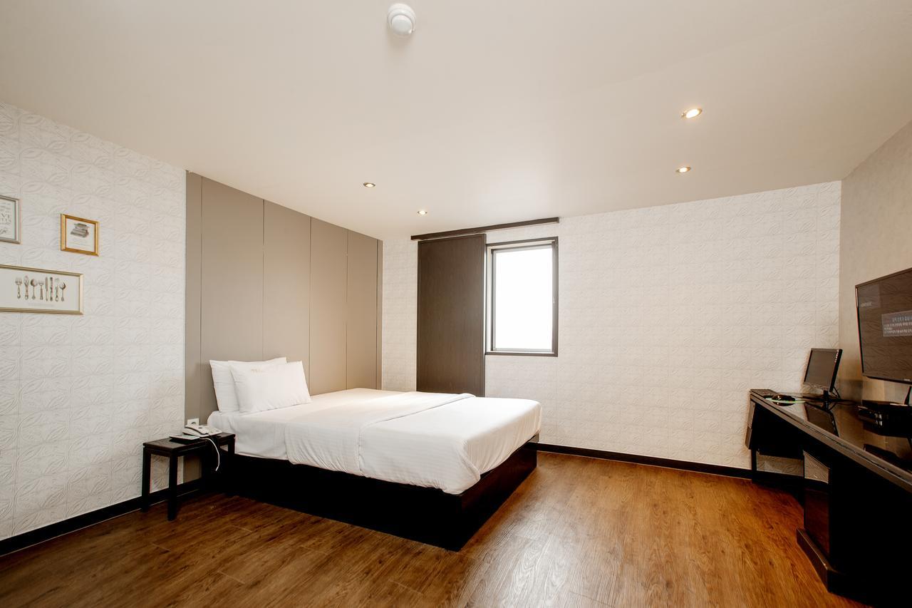 M7 Business Hotel Chilgok Buitenkant foto